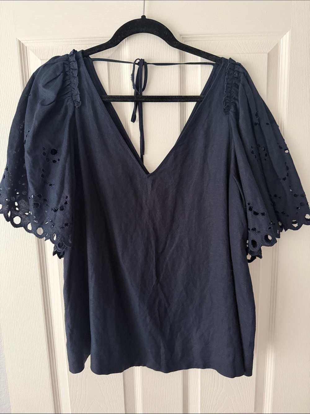 Ann Taylor Navy V-Neck Linen Eyelet Sleeve Blouse